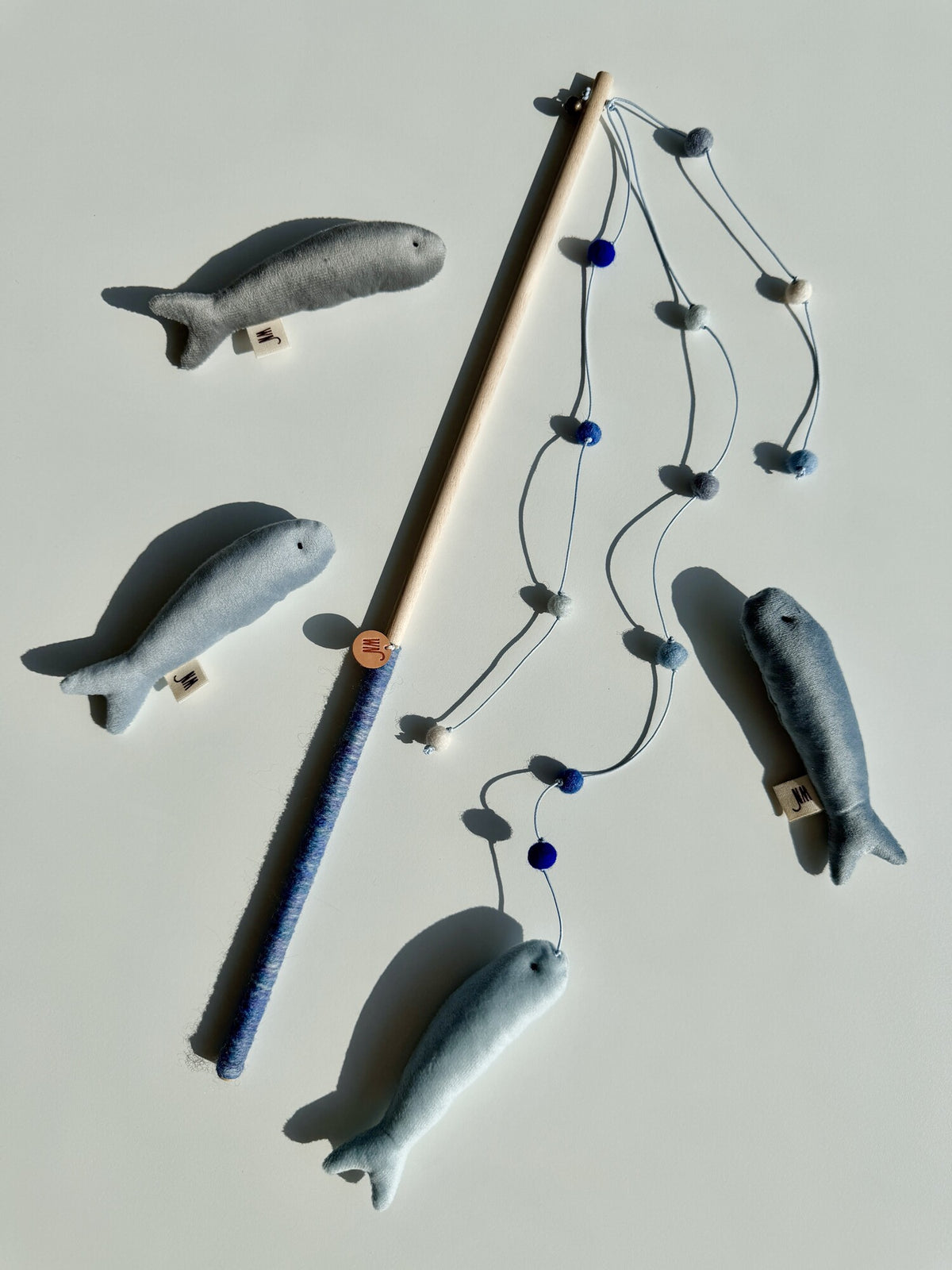 🆕新品上架【梨花娘】💖韓國品牌 WETNOSE 蹦跳小鯷魚逗貓棒玩具(手工製作,等待期約10~15天)