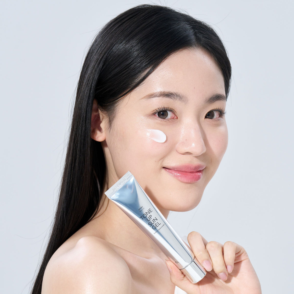 韓國KY無瑕粹亮清潤氣墊N12大X1 MINI氣墊X1PONY及藝人彩妝師私心推薦KY精萃亮折光潤顏防曬乳X1