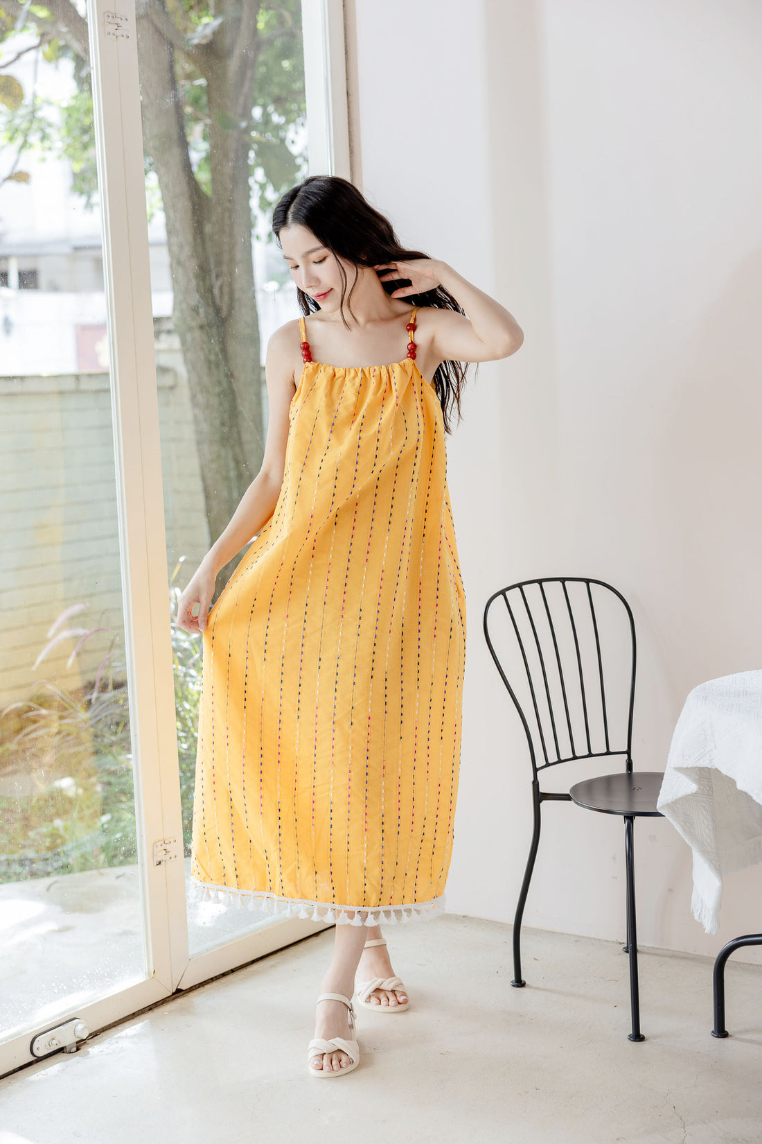 🆕新品上架【梨花瑪雅】實拍選品度假風鬆弛感黃色顯白流蘇吊帶長洋裝