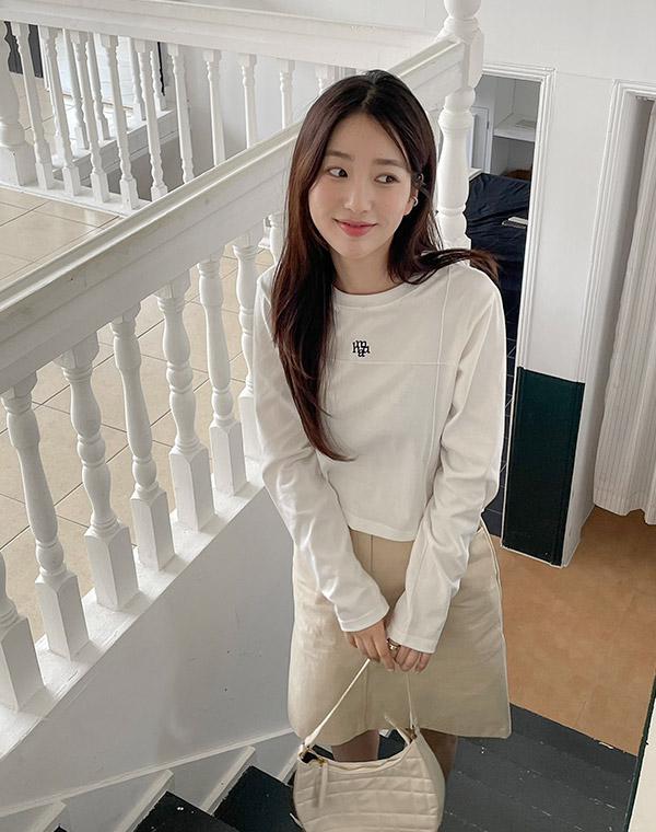 💕韓國暢銷品牌MUAHMUAH 精緻logo立體線條設計薄長袖T恤(3色)