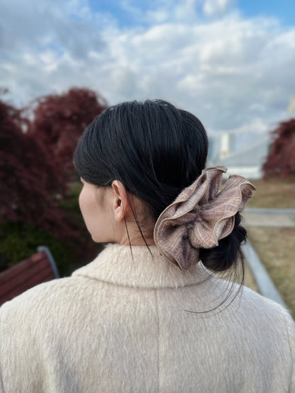 😍新品上架【梨花娘】手工製雙層格紋毛呢氣質高級感花瓣鬆弛感大髮圈(2色) 韓國連線