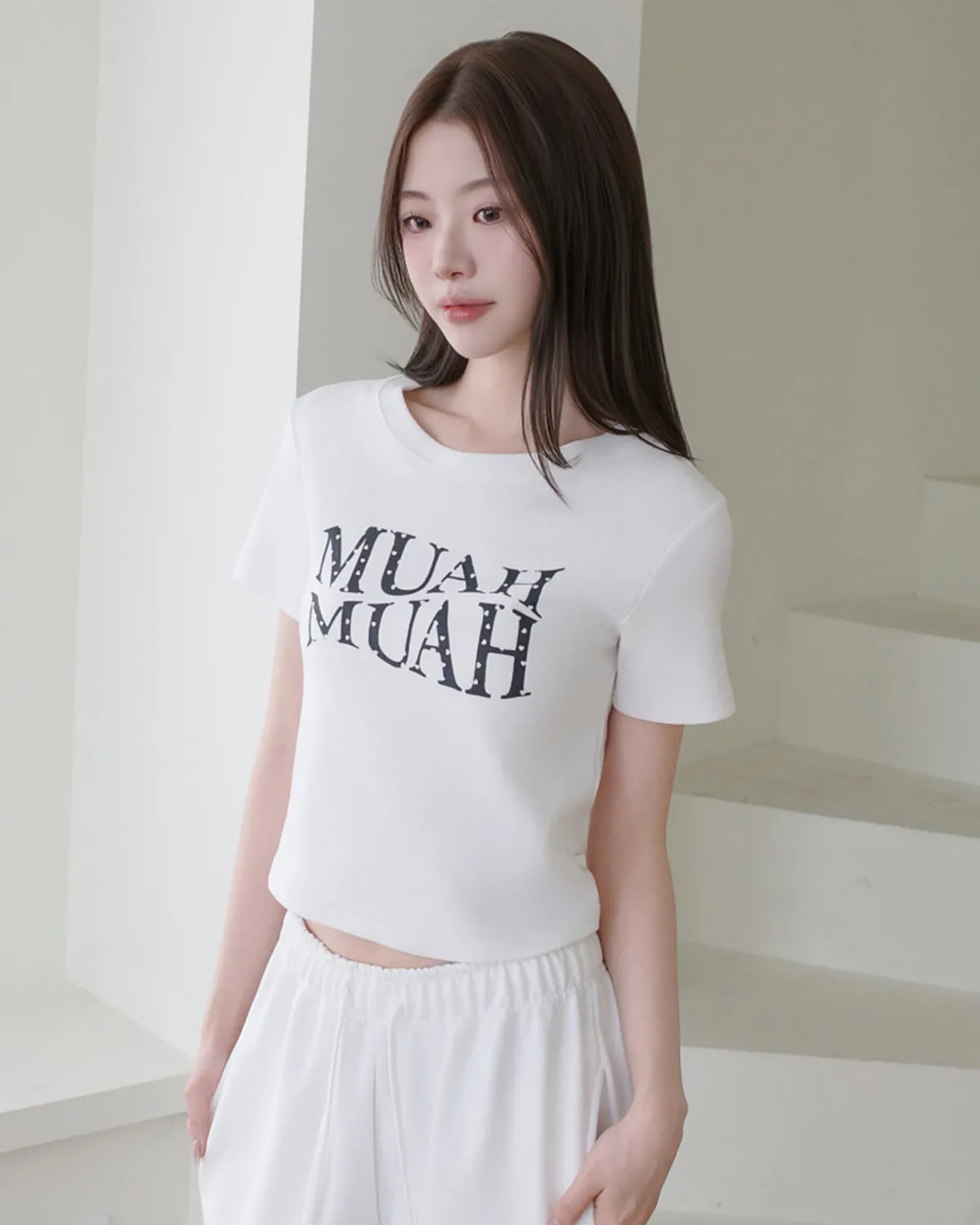🆕新品上架【梨花娘】💗 韓國 MUAH MUAH 甜酷顯瘦！愛心刺繡柔膚短版修身棉質T恤(4色)